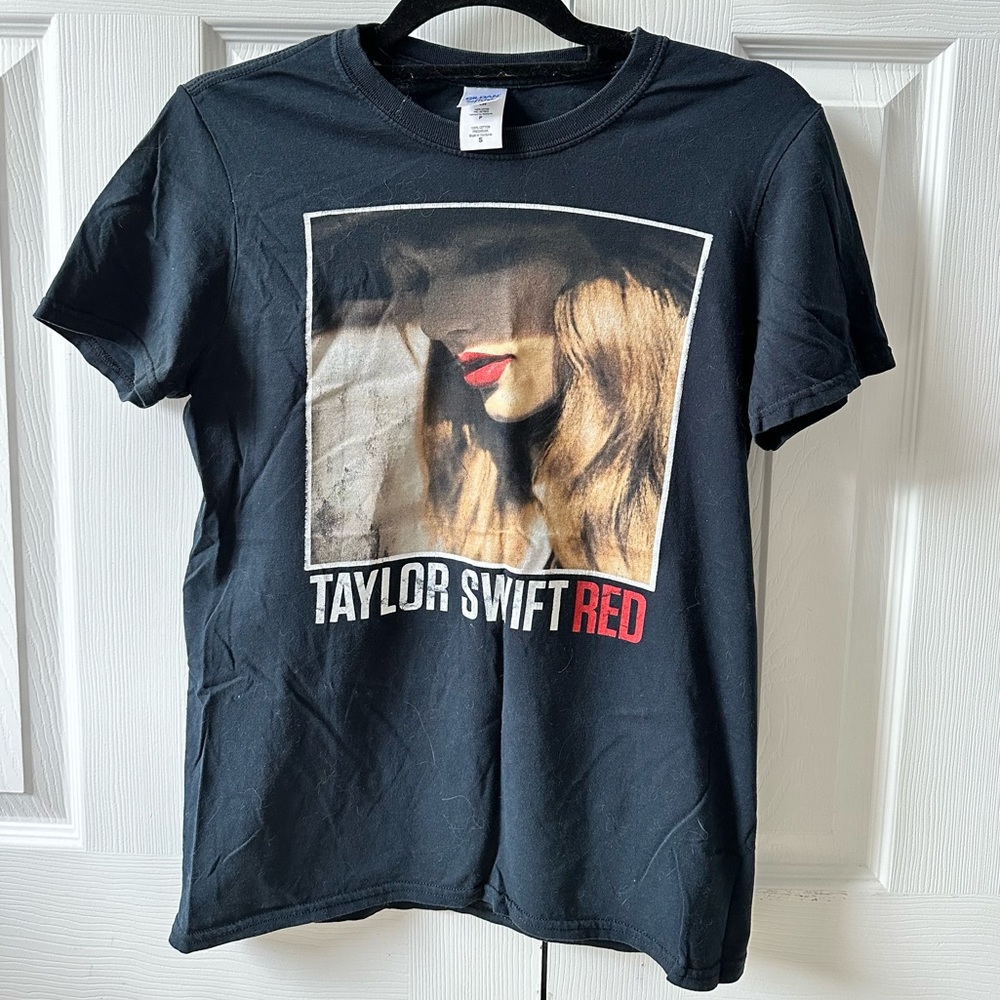 Vintage 2012 Taylor Swift RED Shirt Size S